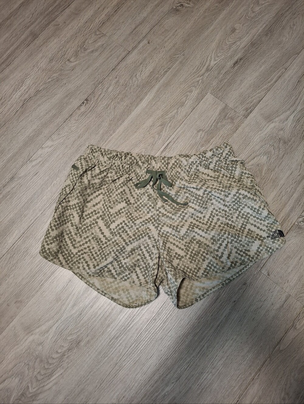 The North Face Womens Large Shorts